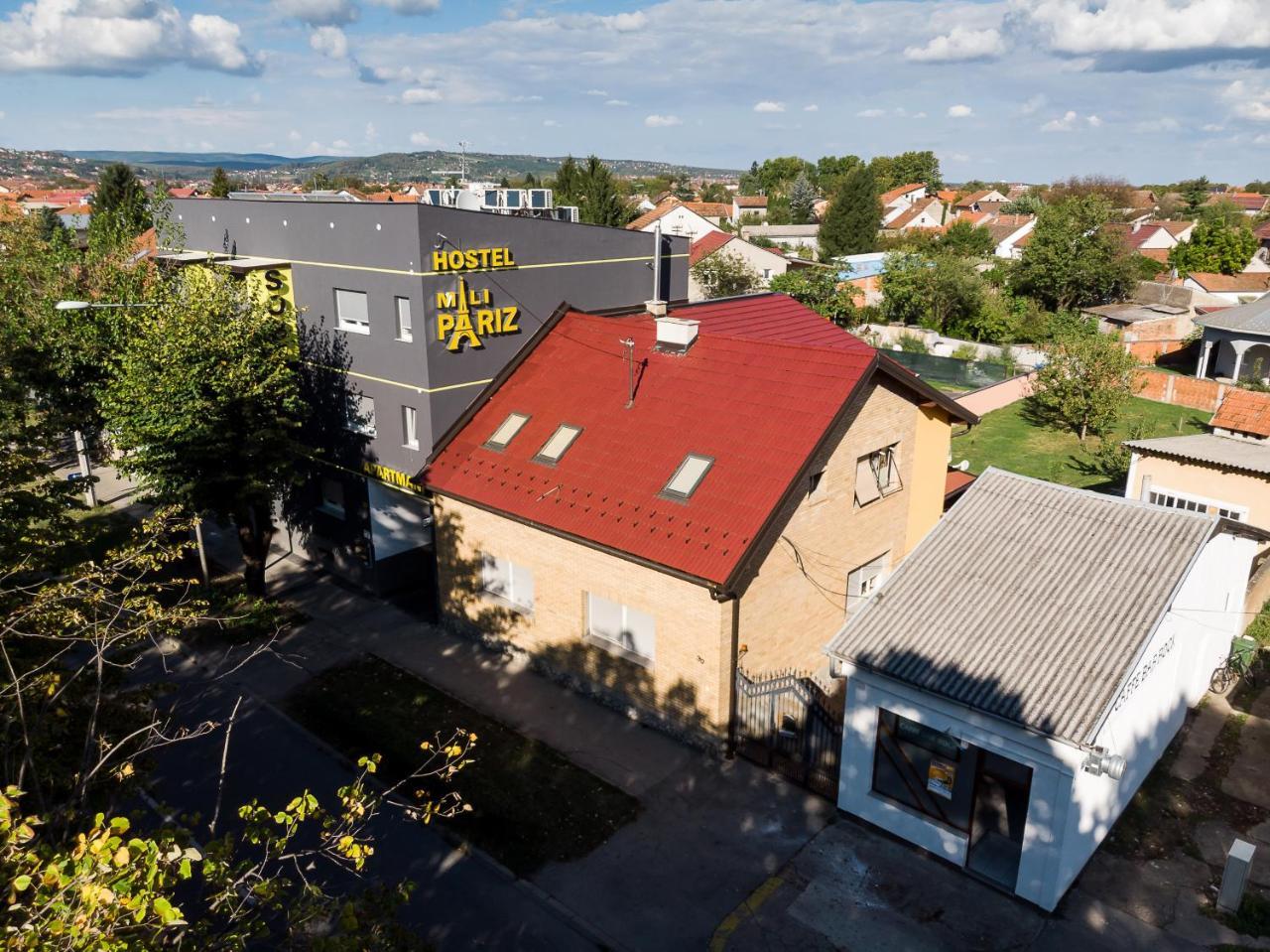 Hostel Mali Pariz Slavonski Brod Exterior photo